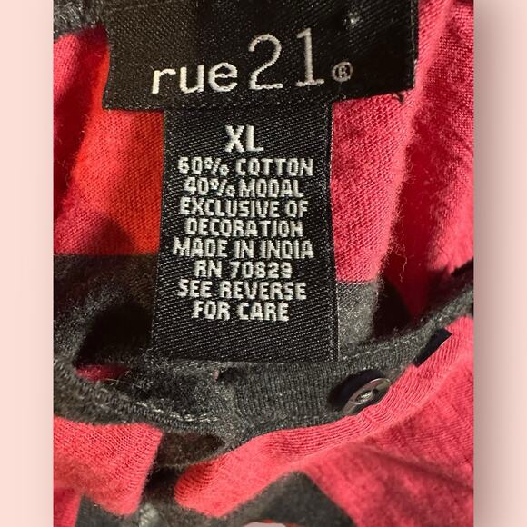 Vtg Y2K black Red Henley top button Bella swan Long sleeve xl Grunge Scene - Picture 4 of 4